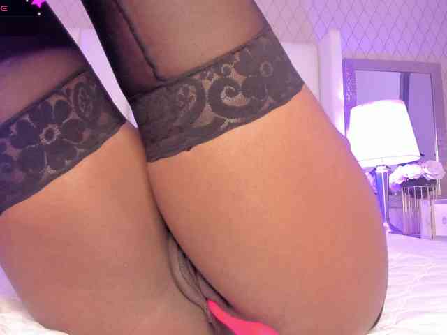 SophiaSmiiths webcam