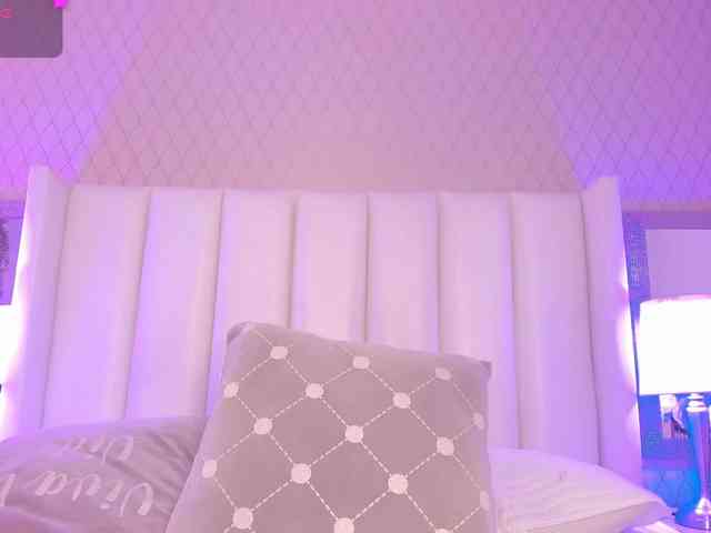 SophiaSmiiths webcam