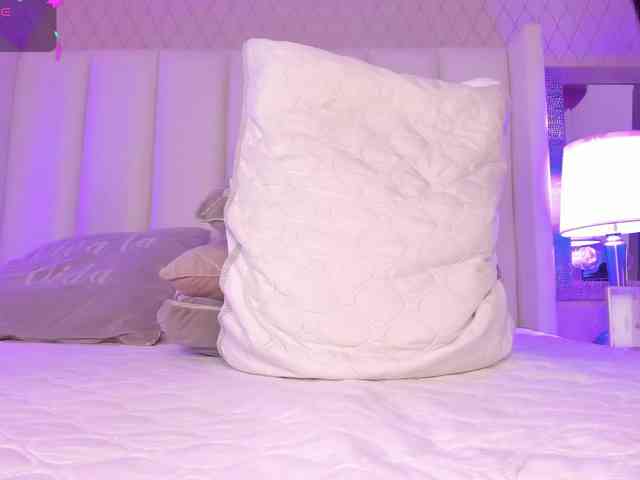 SophiaSmiiths webcam