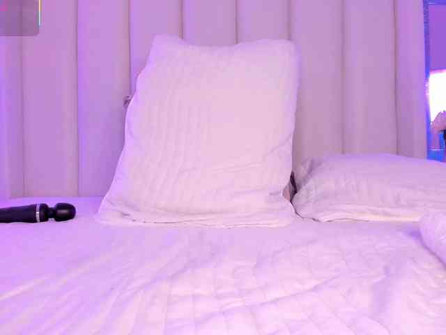 SophiaSmiiths webcam