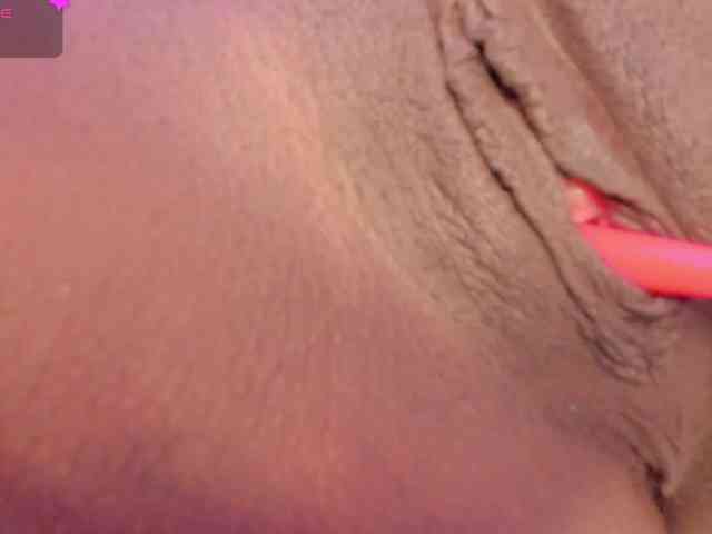SophiaSmiiths webcam