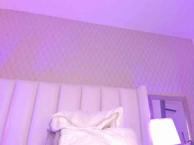 SophiaSmiiths webcam