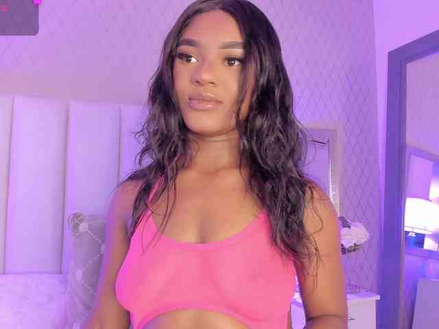 SophiaSmiiths webcam
