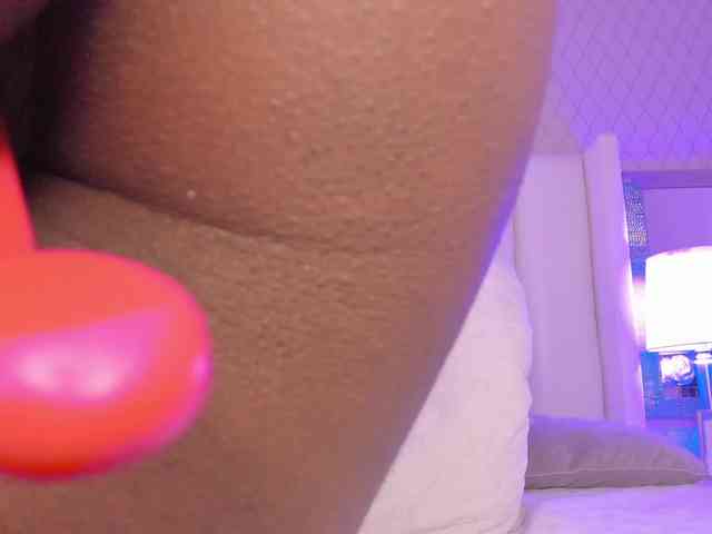 SophiaSmiiths webcam
