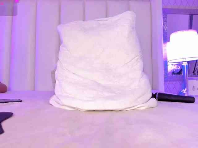 SophiaSmiiths webcam