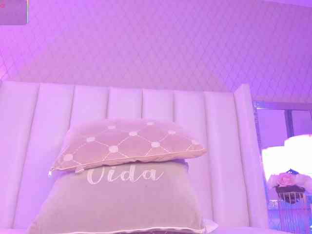 SophiaSmiiths webcam