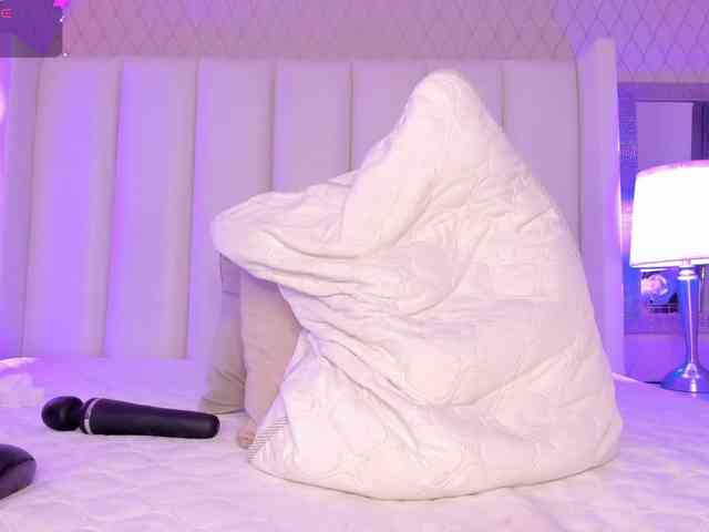 SophiaSmiiths webcam