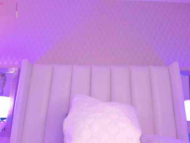SophiaSmiiths webcam