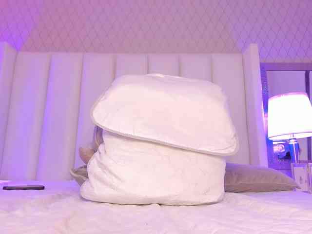 SophiaSmiiths webcam