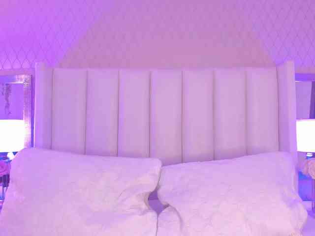 SophiaSmiiths webcam