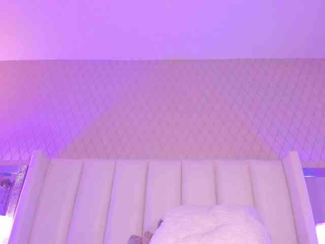 SophiaSmiiths webcam