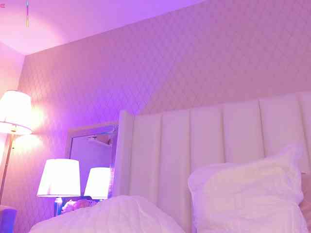 SophiaSmiiths webcam