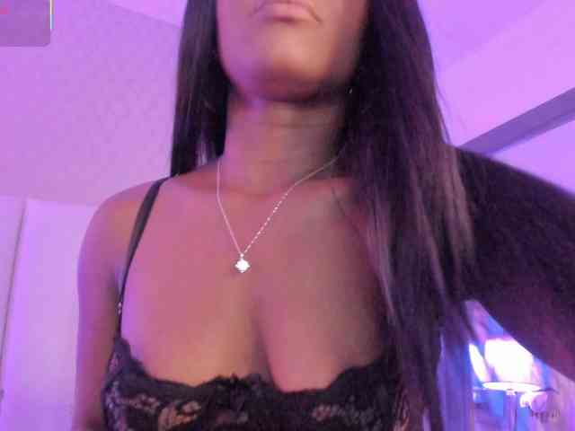 SophiaSmiiths webcam