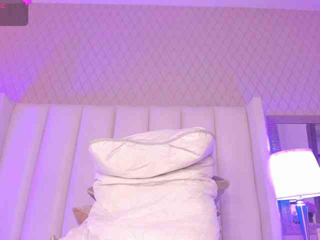 SophiaSmiiths webcam