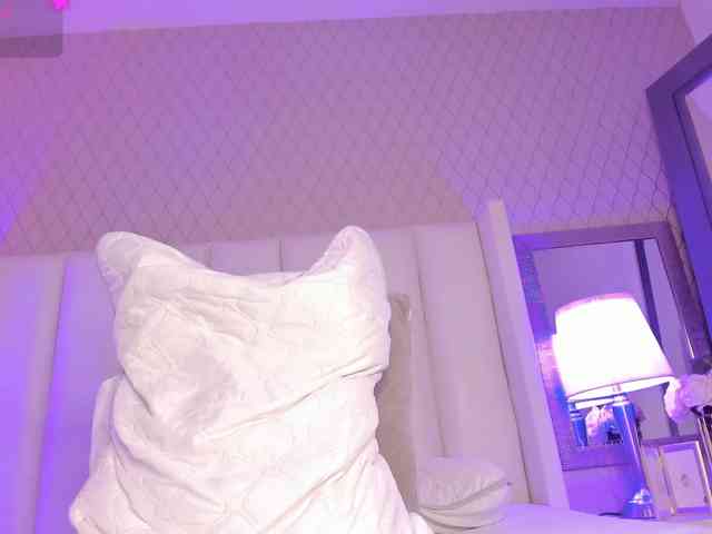 SophiaSmiiths webcam