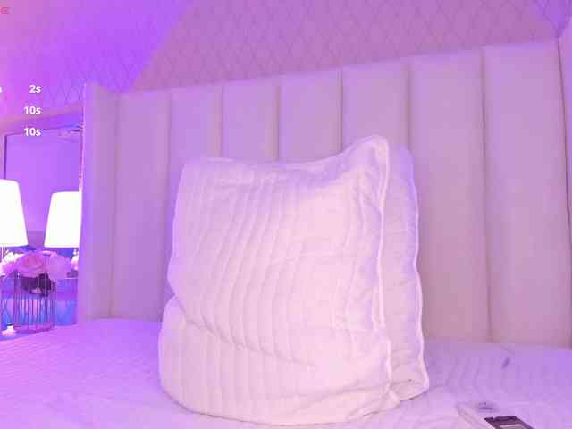 SophiaSmiiths webcam