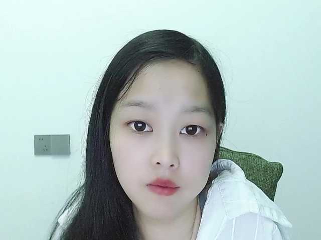 Selinababy99's BongaCams show and profile