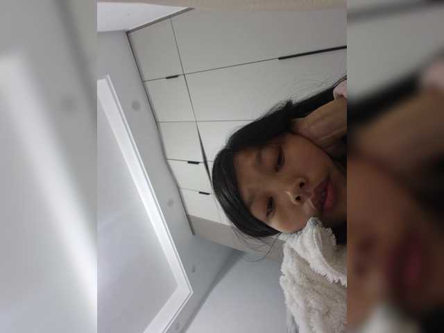 Selinababy99's BongaCams show and profile