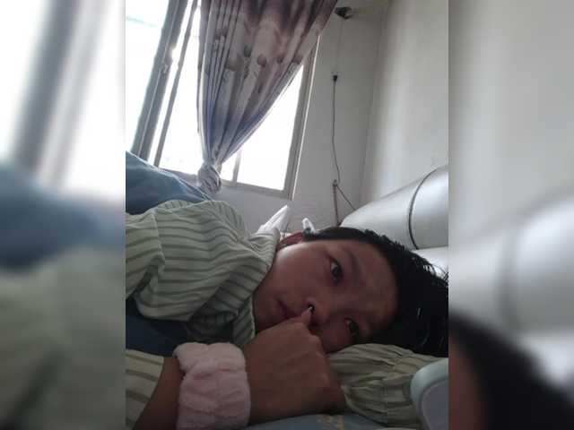 Selinababy99's BongaCams show and profile