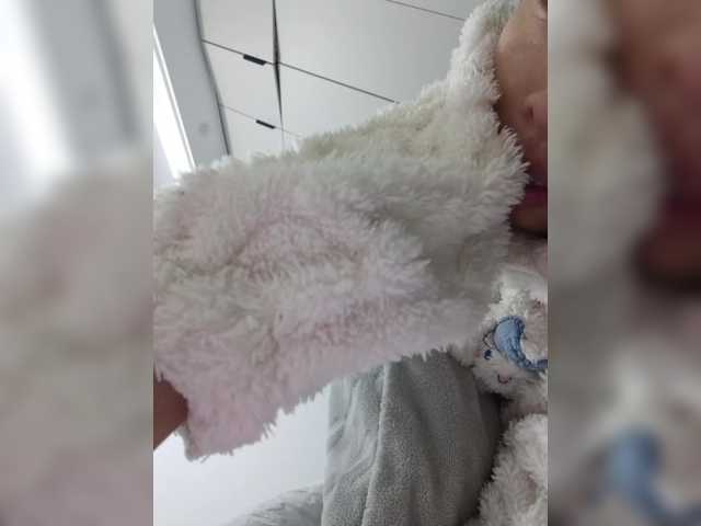 Selinababy99's BongaCams show and profile