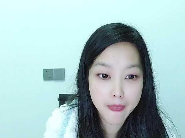 Selinababy99's BongaCams show and profile