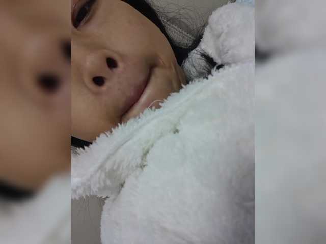 Selinababy99's BongaCams show and profile