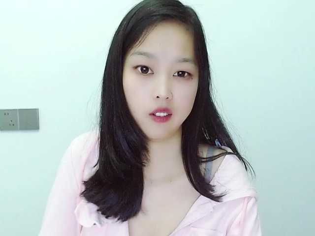 Selinababy99's BongaCams show and profile