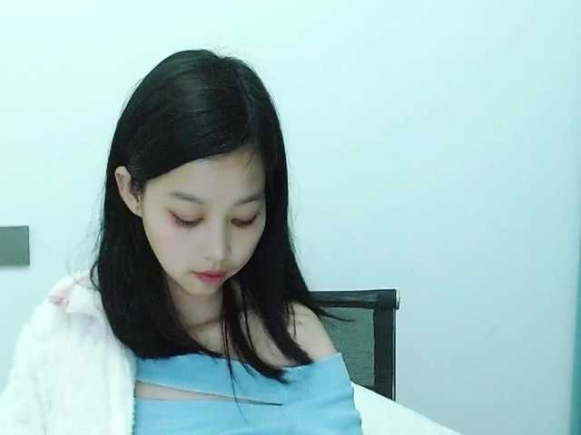 Selinababy99's BongaCams show and profile