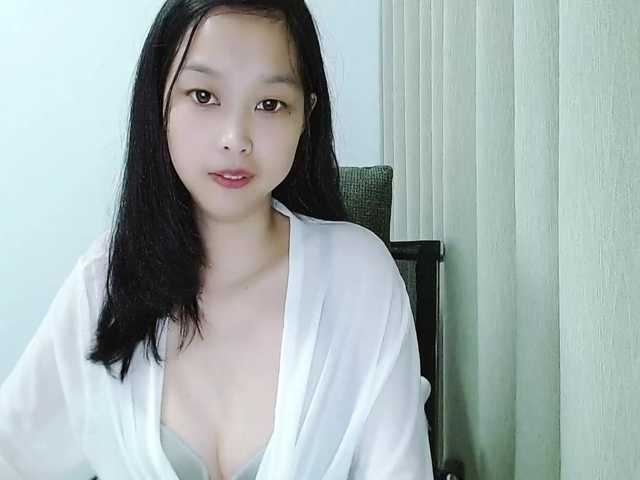 Selinababy99's BongaCams show and profile