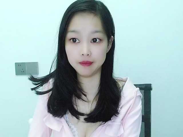 Selinababy99's BongaCams show and profile