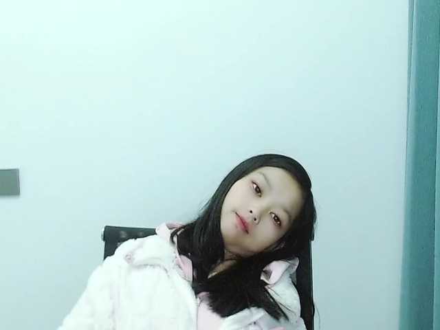 Selinababy99's BongaCams show and profile