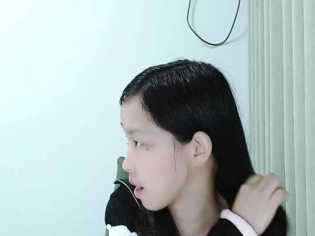 Selinababy99's BongaCams show and profile