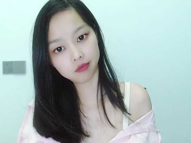 Selinababy99's BongaCams show and profile