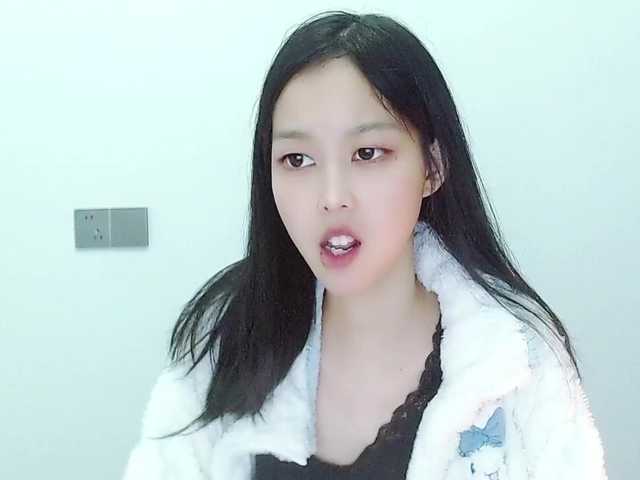 Selinababy99's BongaCams show and profile