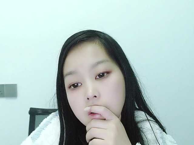 Selinababy99's BongaCams show and profile