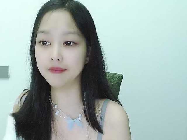 Selinababy99's BongaCams show and profile