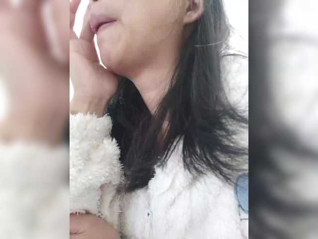 Selinababy99's BongaCams show and profile