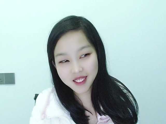 Selinababy99's BongaCams show and profile