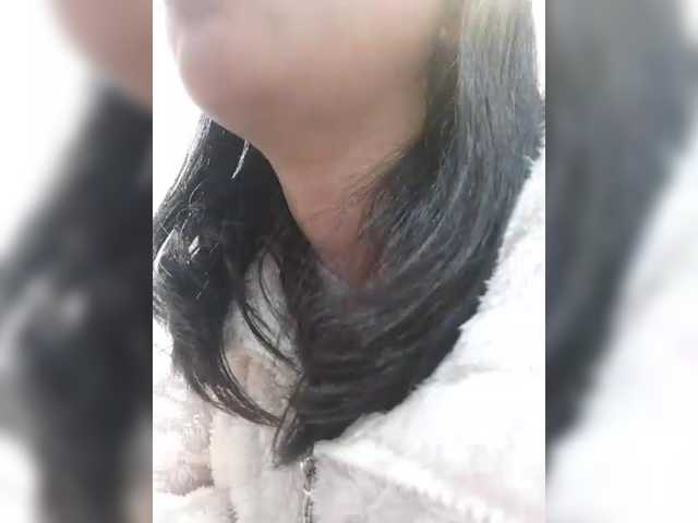 Selinababy99's BongaCams show and profile