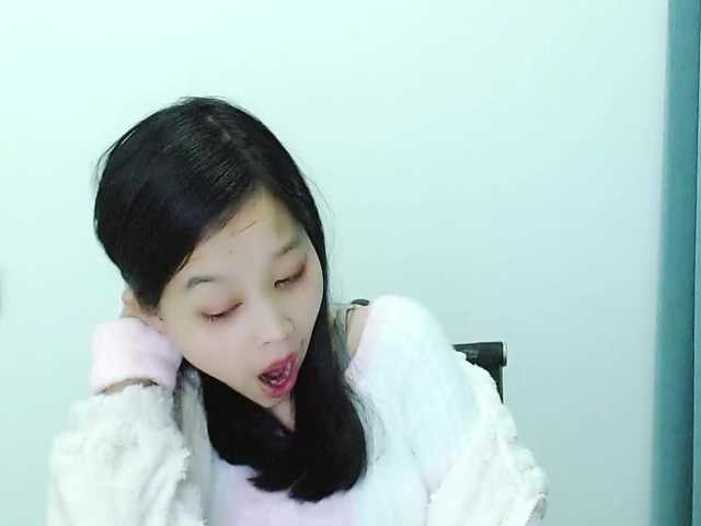 Selinababy99's BongaCams show and profile