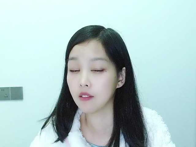 Selinababy99's BongaCams show and profile