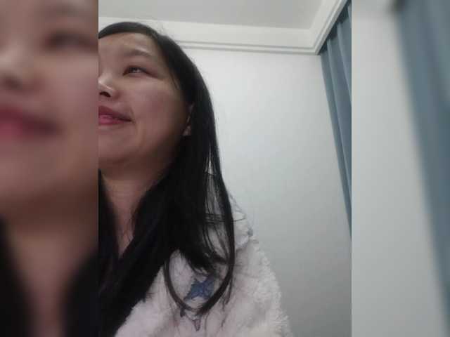 Selinababy99's BongaCams show and profile