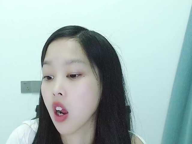 Selinababy99's BongaCams show and profile