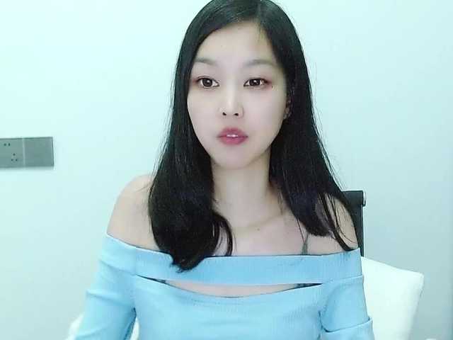 Selinababy99's BongaCams show and profile