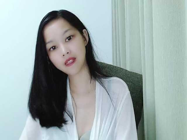 Selinababy99's BongaCams show and profile