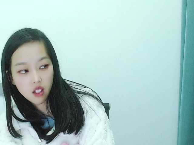 Selinababy99's BongaCams show and profile