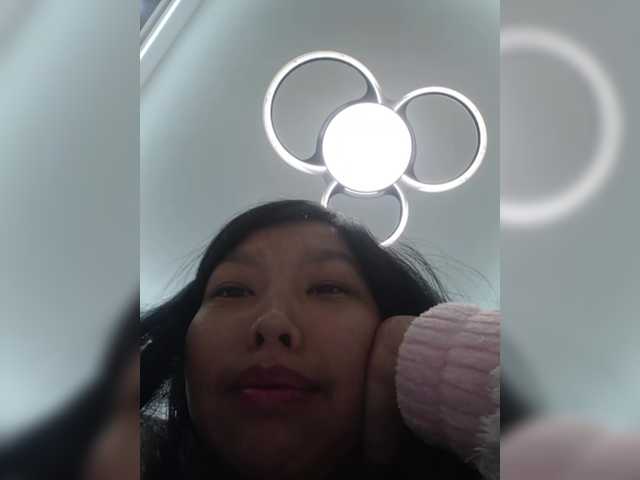 Selinababy99's BongaCams show and profile