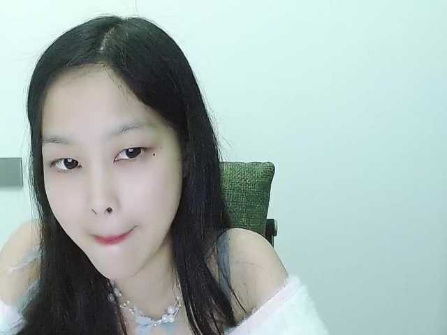 Selinababy99's BongaCams show and profile