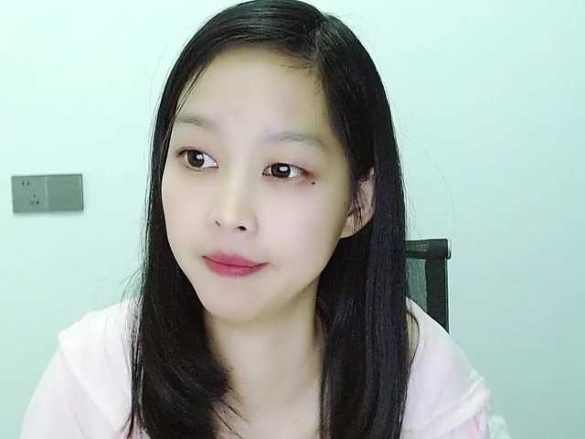 Selinababy99's BongaCams show and profile