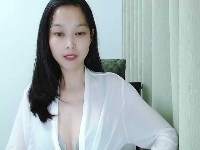 Selinababy99's BongaCams show and profile